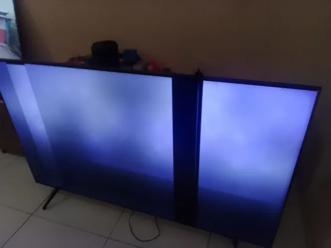 Televisão Samsung 75 polegadas com defeito