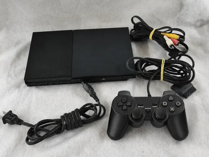 PlayStation 2 Slim Semi-Novo + 7 Jogos + Completo
