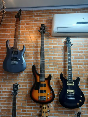 Baixo strinberg Guitarra cort Guitarra Tagima 