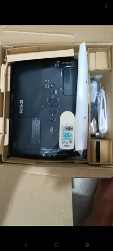 Projetor Epson com defeito 
