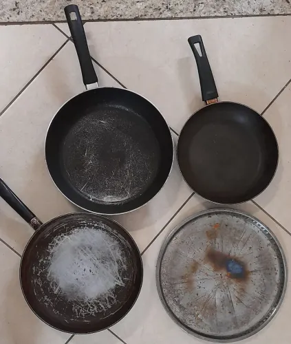 Sucatas frigideiras e demais