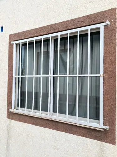 Janela de Vidro 1,20x1,00 com grade