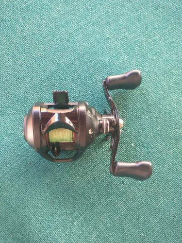 Carretilha de pesca, perfil baixo, modelo BF2000L