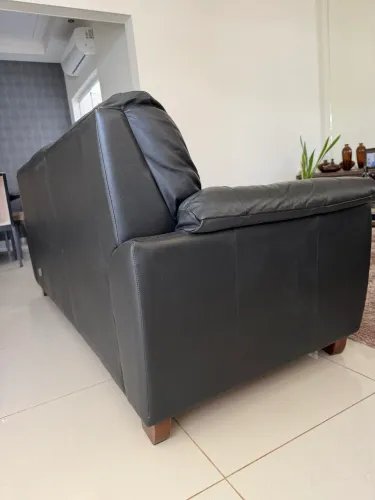Vendo sofá de couro legítimo