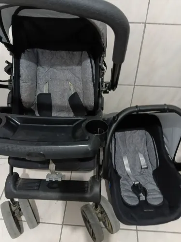 Carrinho e bebê conforto