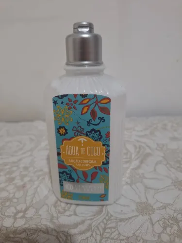 Loção Hidratante Corporal L'Occitane Água de Coco 250ml - Novo