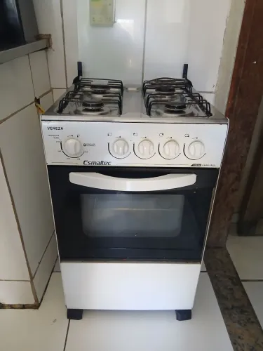 Fogão de gás Esmaltec de 4 bocas