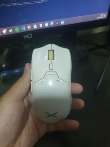 Mouse gamer sem fio delux 900 pro