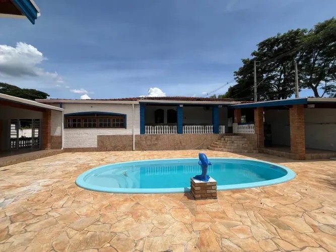Linda chacara para locação no condominio Zuleika Jabour em Salto/SP.