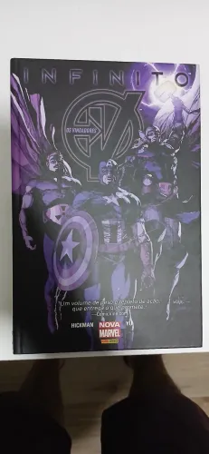OS VINGADORES: INFINITO - CAPA DURA - USADO