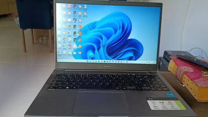 NOTEBOOK SAMSUNG BOOK INTEL CORE i3 - RÁPIDO E PRONTO PARA USO!