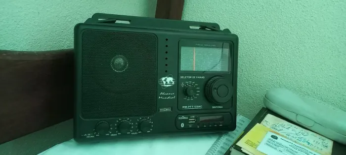 Radio com Bluetooth aceita pen-drive cartão de memória e é controle remoto marca motobras