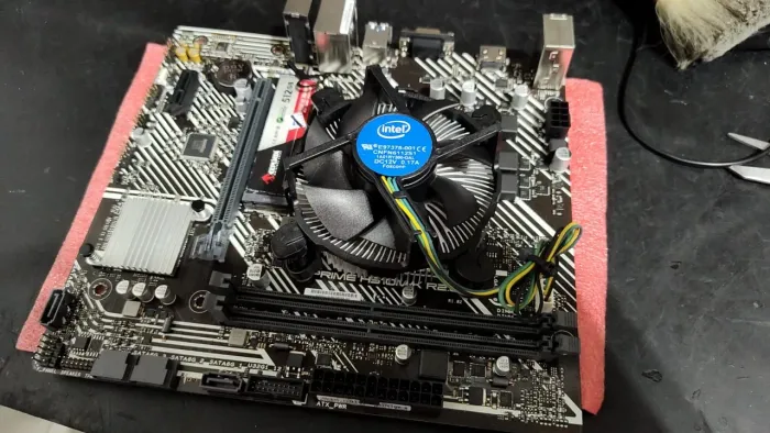 Placa mãe+ processador i3 10°