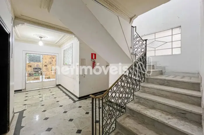 Casarão Tombado (1925) com 520m²; para Locação no Lourdes