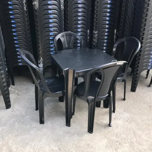 Jogo de Mesa Com 4 Cadeiras BISTRÔ Preto