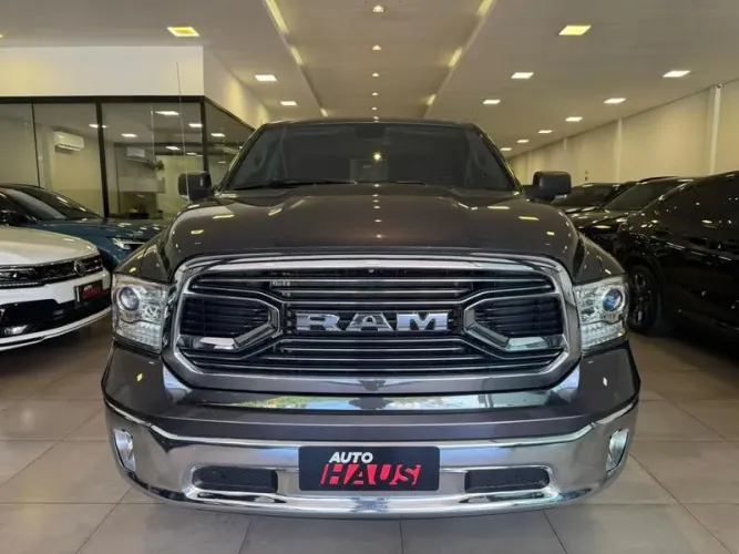 Ram Classic Laramie 5.7 V8 16V Gasolina 4X4 Aut. 2023