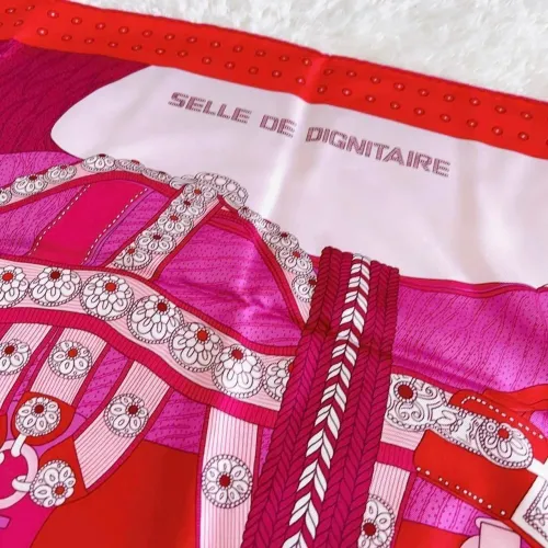Cachecol de selim oficial HERMES Carre High rosa vermelho feminino usado autêntico