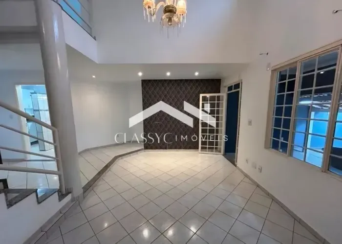 Casa Sobrado em Uberlândia - Bairro Vigilato Pereira | 277,38 m² úteis, 5 Vagas, 4 Banheir