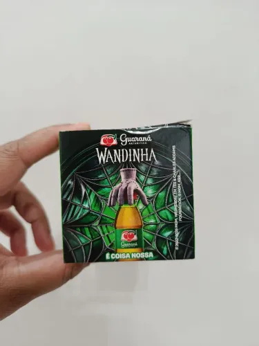 Mãozinha da Wandinha colecionável 