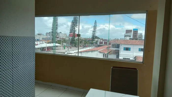 ALUGO SUITE PARA UMA PESSOA NO CENTRO DE SOLANEA  ENFRENTE A OS CORREIOS. 