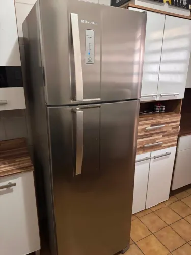 Geladeira Electrolux DF36X Frost Free Inox 310 Litros - Excelente Estado