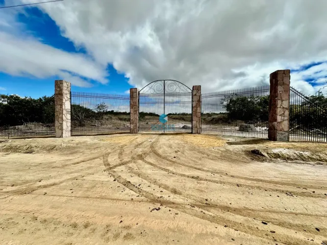 Área de 4 hectares à venda em Mucugê - Terreno escriturado e documentação 100% regularizad