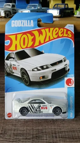 Hot Wheels Nissan Skyline GT-R (Godzilla) - Colecionável 1:64