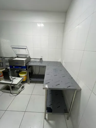 Mesas em inox a pronta e sob medida
