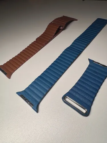Kit 2 Pulseiras couro P/ Apple Watch 42/44/46/49mm