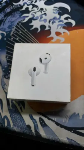 AirPods 4 com ANC - Usado