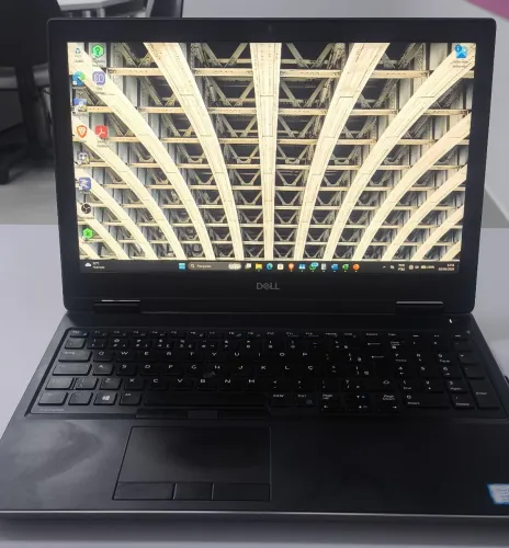 Notebook Dell Precision 7350 (Xeon, 32 Gb RAM, Vídeo Dedicado)