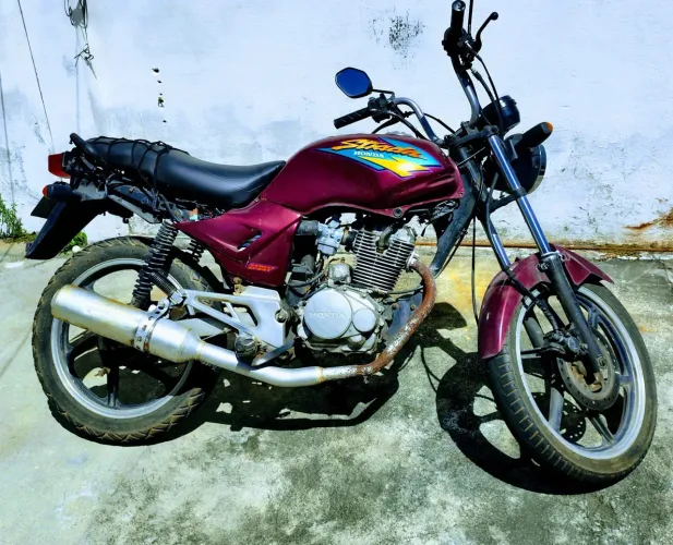 Moto Honda Strada 200 cilindradas,com procedência.