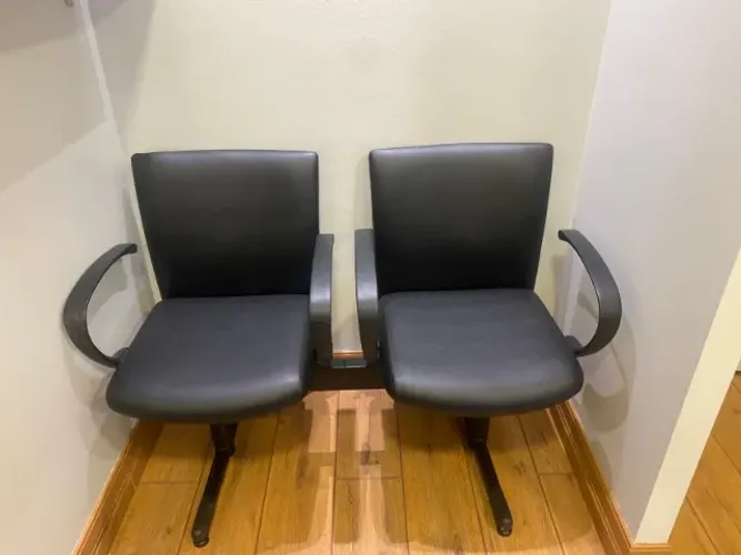 Cadeira dupla - estilo namoradeira  (Colocar medidas de largura e altura )  R$ 450,00