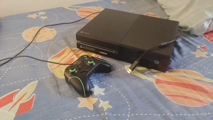 Xbox one 500gb +1 controle