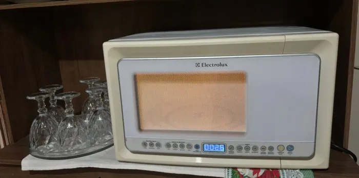 Microondas Eletrolux 31 LITROS