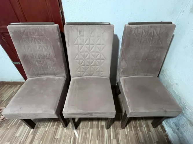 Conjunto de Cadeiras Estofadas para Sala de Jantar - Ótimo Estado