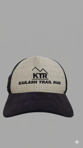 Boné Kailash modelo trucker