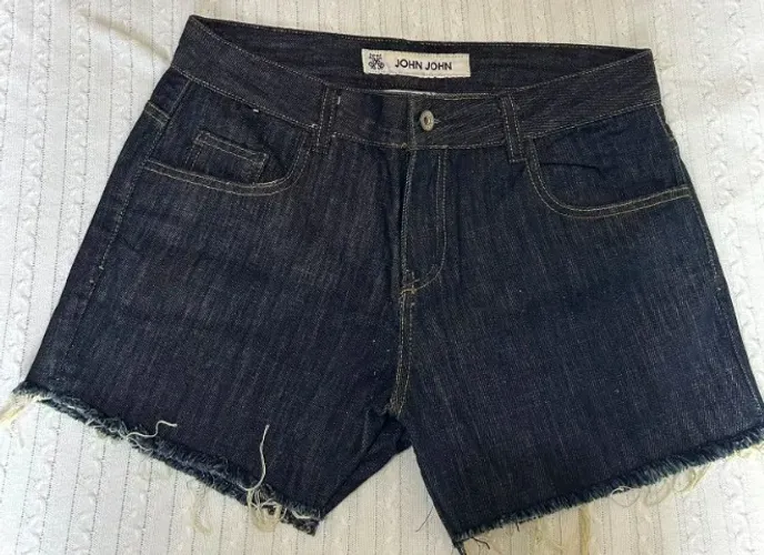short jeans feminino escuro da marca John John