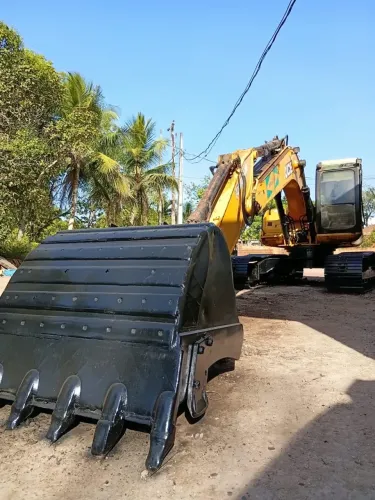 Escavadeira JCB JS200