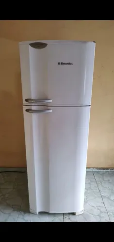 Geladeira Electrolux gelo seco funcionando