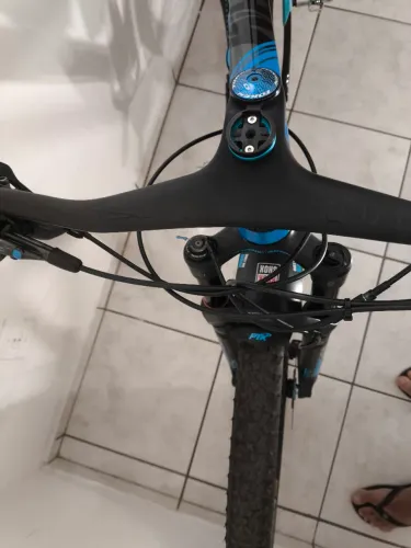 Bike carbono leve 11.70 Groove 17 ótimo