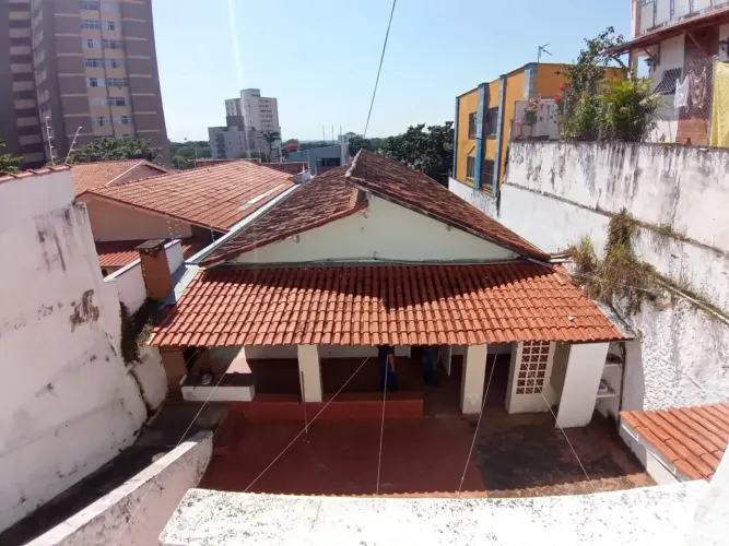 EE - ALUGA, CASA 4 DORMITÓRIOS, 1 SUÍTE, CHURRASQUEIRA, EÍCULA, JD. BELA VISTA, SJC