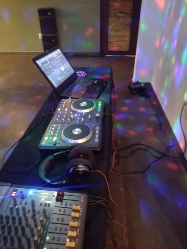 DJ e som para eventos 