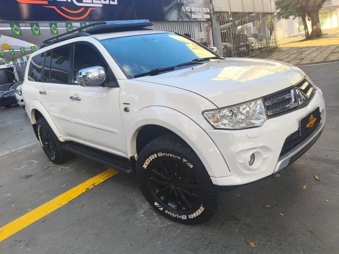 Mitsubishi Pajero HPE 3.5 4X4 Flex 5P Aut. 2016