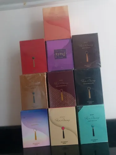10 Perfumes Far Awar Avon