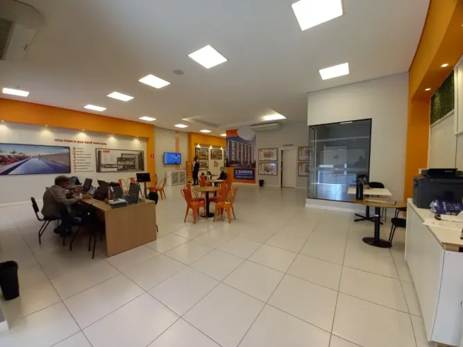 Loja no Cambuci para locação com 357m², 04 banheiros e 03 vagas de garagem. Loja no Cambuc
