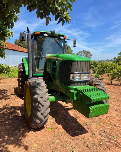 TRATOR JOHN DEERE