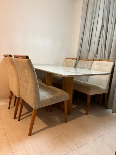 Mesa tampão de vidro com com 6 cadeiras, madeira maciça 