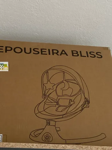 Cadeira de balanço nova na caixa