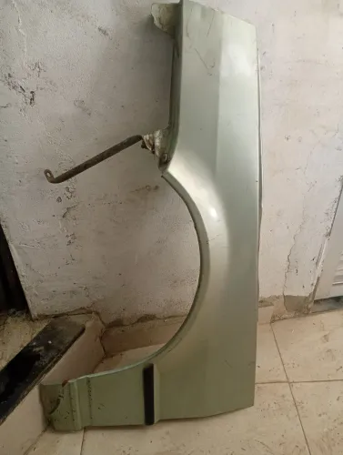 Paralama dianteiro lado esquerdo de Fiat uno ano 97 a 2003 apenas 100 reais